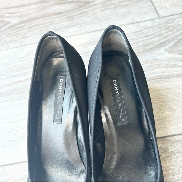 DKNY Essential Black Nylon Fabric Square Toe Slim  Heel Pumps Made in Italy - Picture 6 of 14